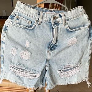Forever 21 light wash high waisted denim shorts. Size 26